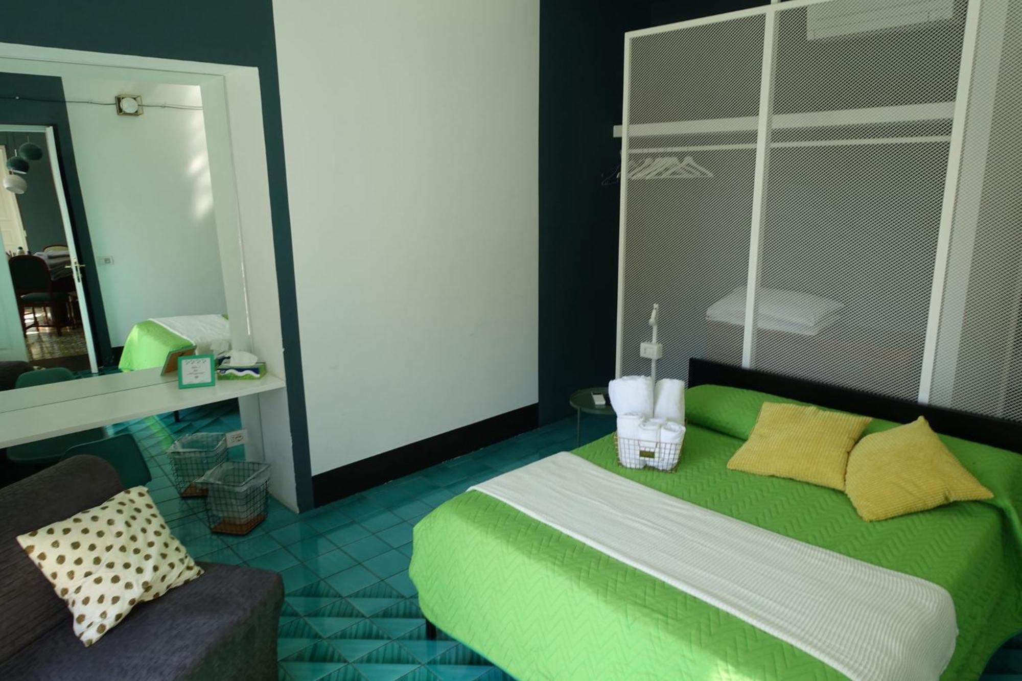 Ninina Boutique Suites ซาแลร์โน ภายนอก รูปภาพ