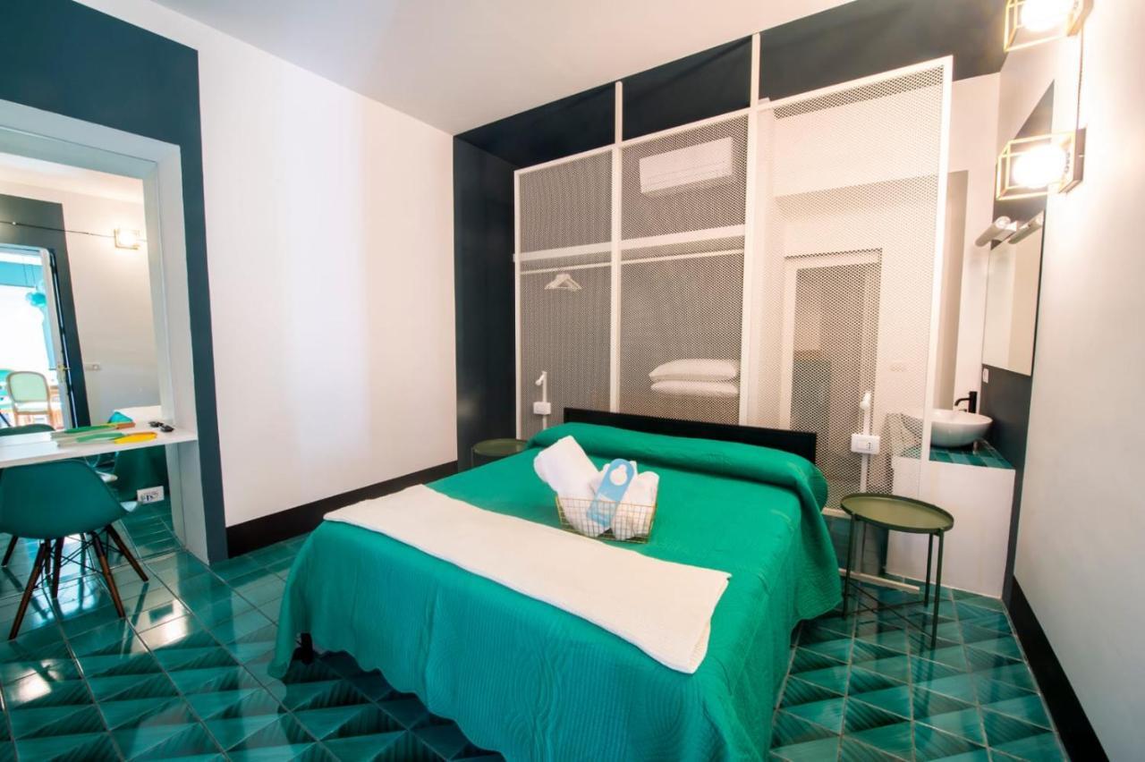 Ninina Boutique Suites ซาแลร์โน ภายนอก รูปภาพ