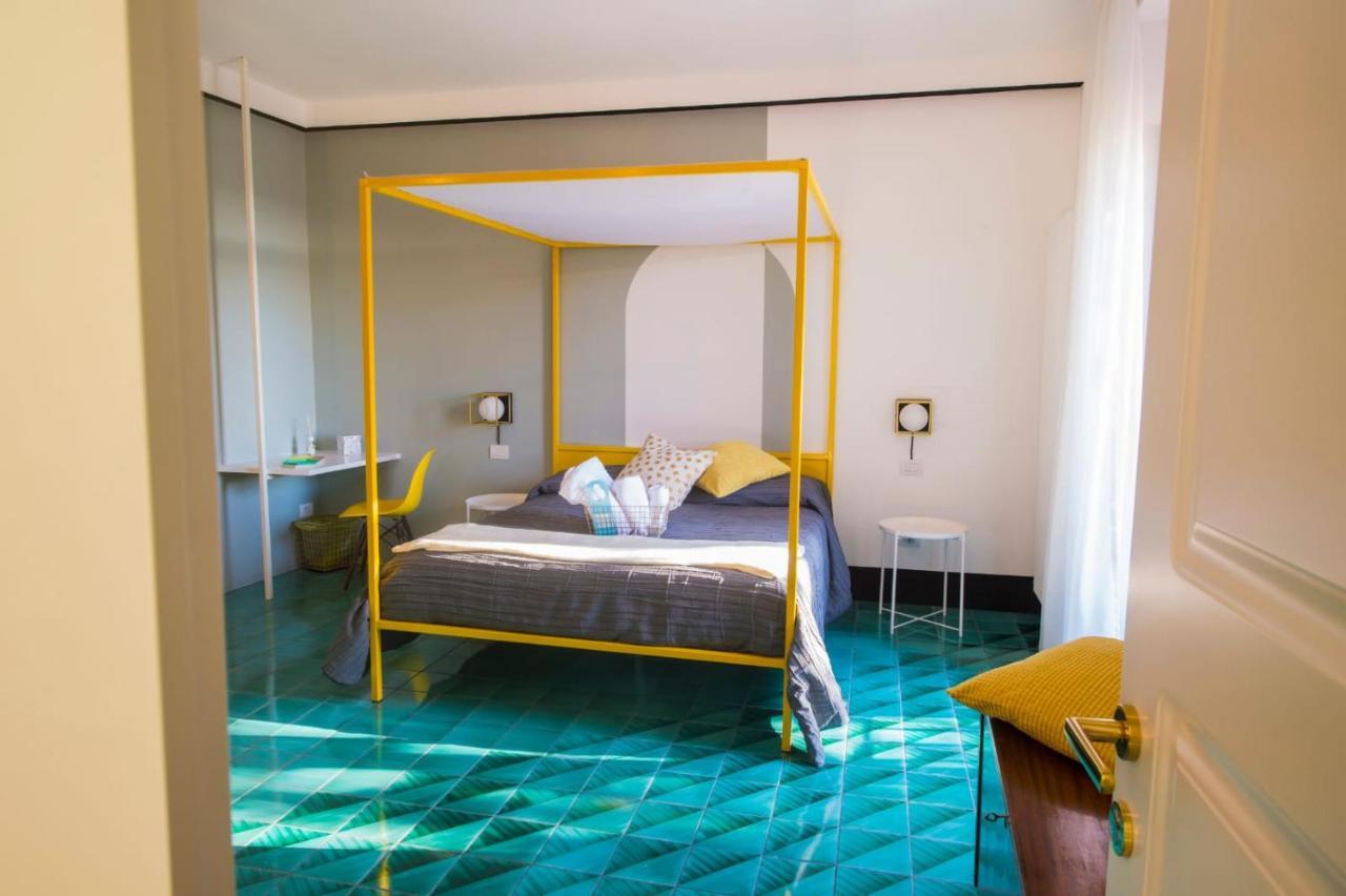 Ninina Boutique Suites ซาแลร์โน ภายนอก รูปภาพ