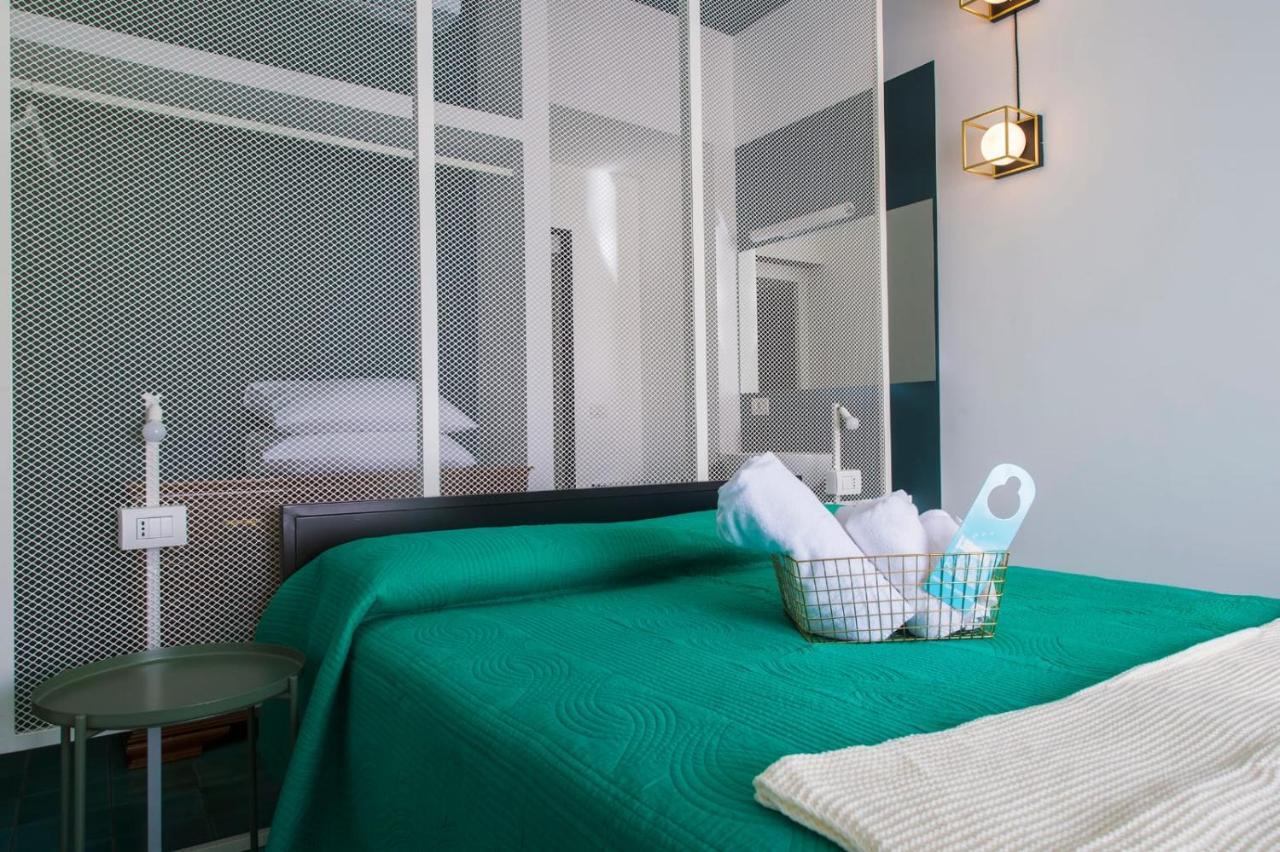 Ninina Boutique Suites ซาแลร์โน ภายนอก รูปภาพ