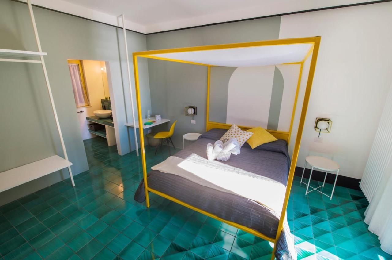 Ninina Boutique Suites ซาแลร์โน ภายนอก รูปภาพ